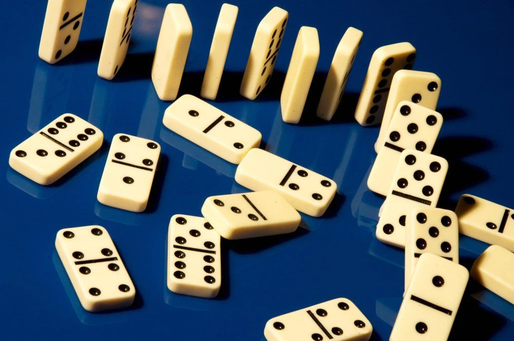 Cách chơi đánh bài Domino GO88